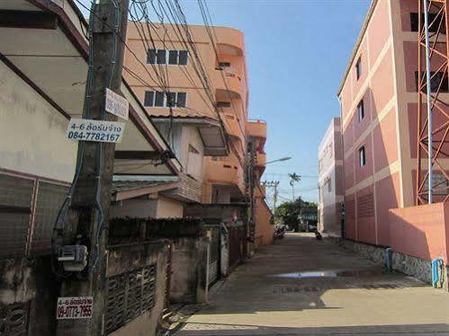 Aa Guesthouse Pattaya Exterior foto
